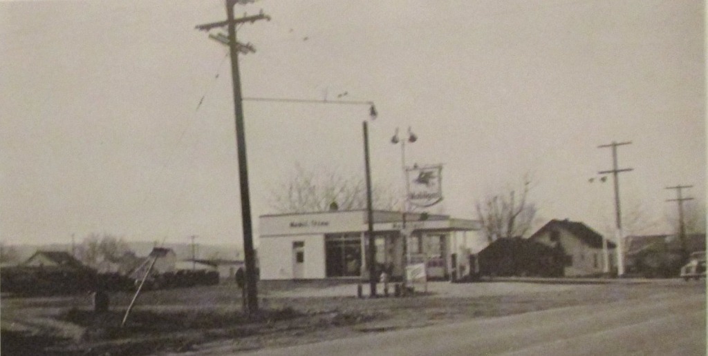 Elmer and Elsie Mattingley, closed Elmers Mobil in Jan 79 after 30 years cropped