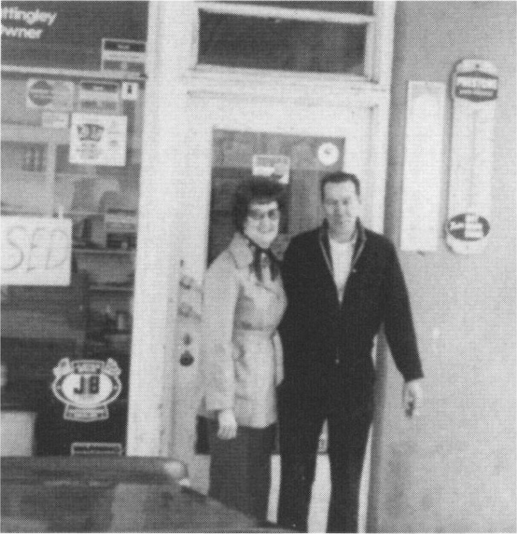 Elmer and Elsie Mattingley, closed Elmers Mobil in Jan 79 after 30 years cropped