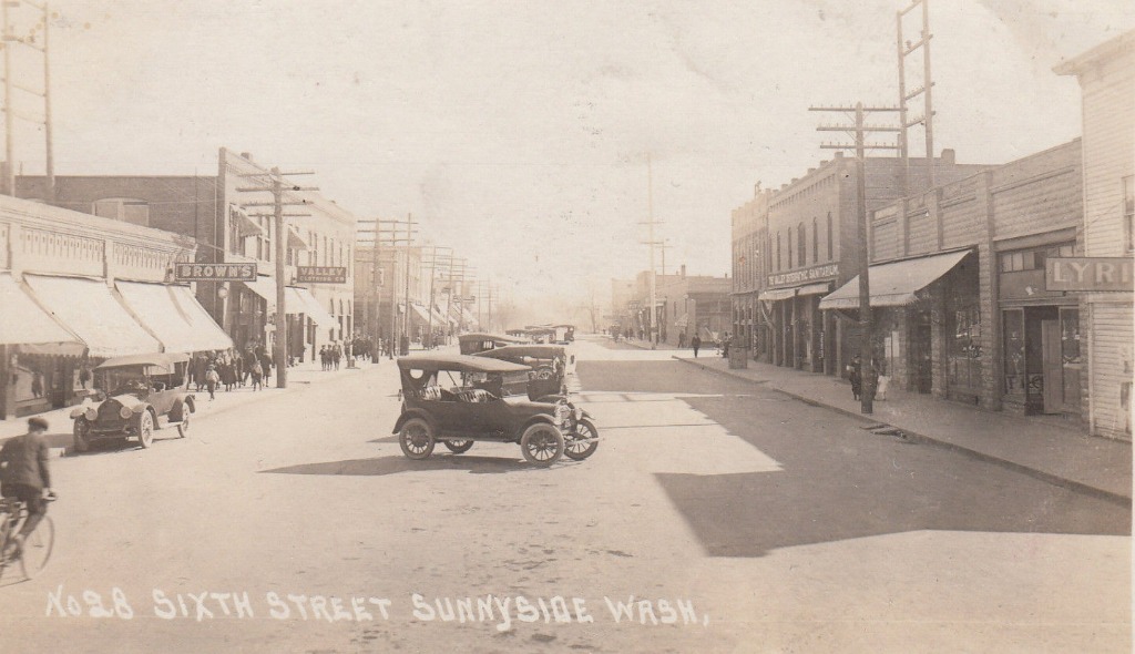 1900s Street Scene